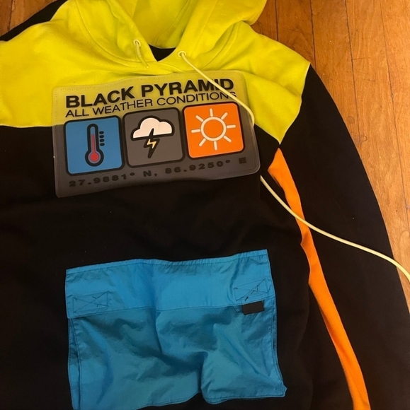 Puma sneakers plus Pyramid hoodie - Picture 3 of 6